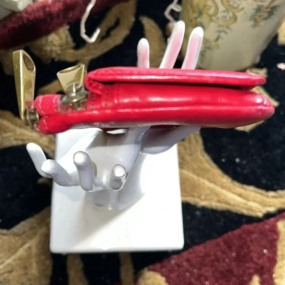 Fossil Women’s Red Leather Wallet 5 Cash Slots 9 Credit Card Slots ID Holder - Picture 3 of 16